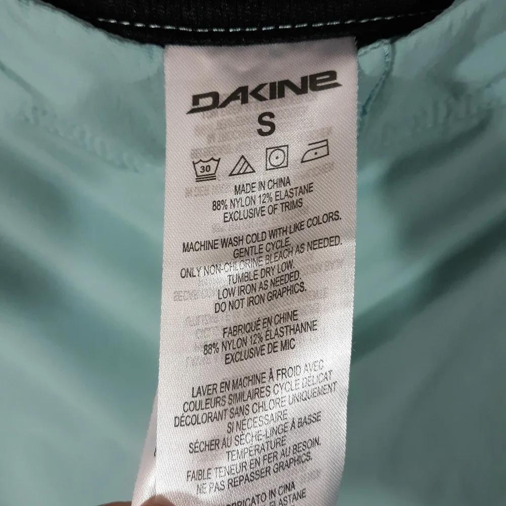Dakine Mountain Biking Shorts Size Small Adjustable Waist Turquoise